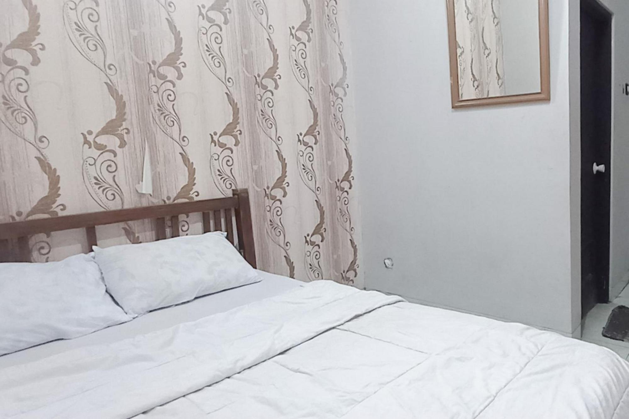 Trihakso Guest House Near Kaliurang Redpartner Слеман Экстерьер фото
